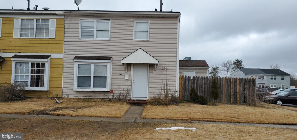 1 Lawrence Ct, Sicklerville, NJ 08081