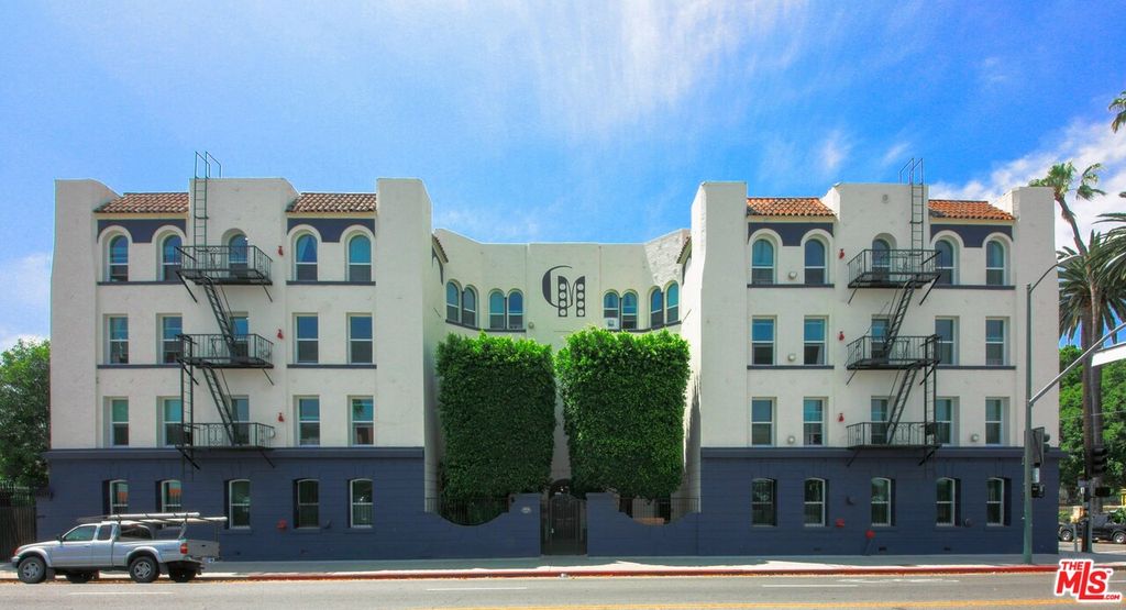 5870 Franklin Ave, Los Angeles, CA 90028