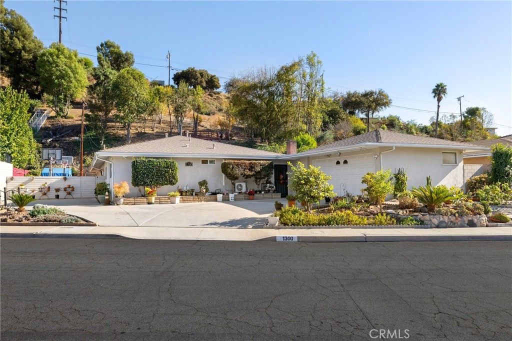1300 Mira Valle St, Monterey Park, CA 91754