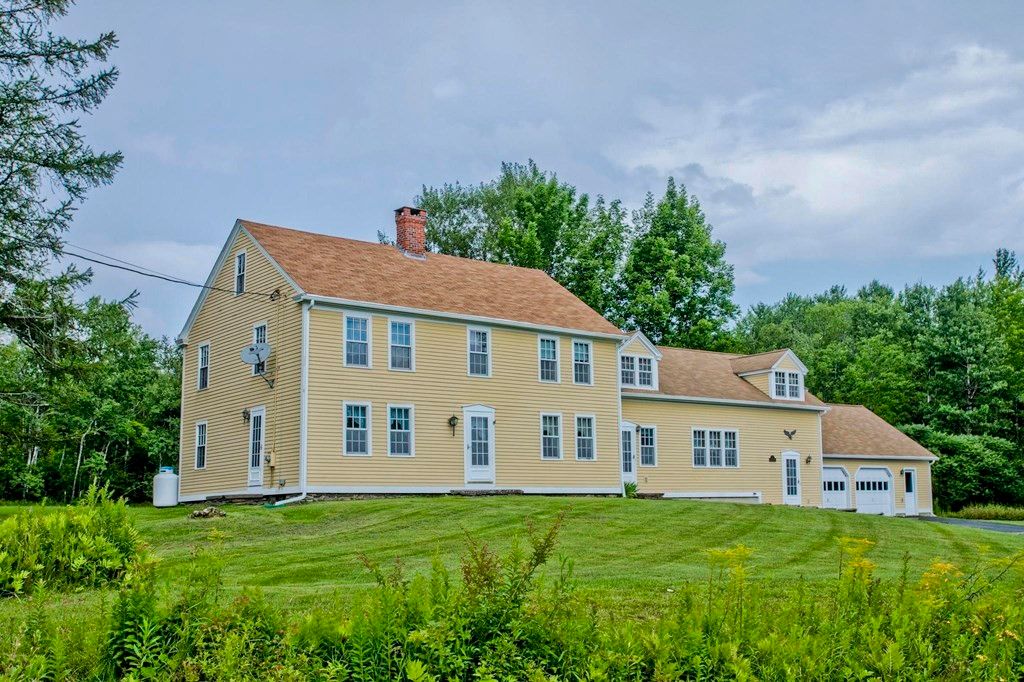 13 E Main St, Heath, MA 01346