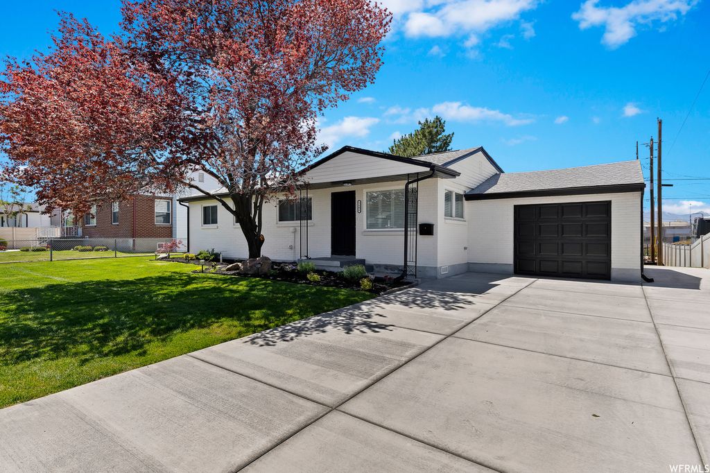 5806 S Utahna Dr, Murray, UT 84107
