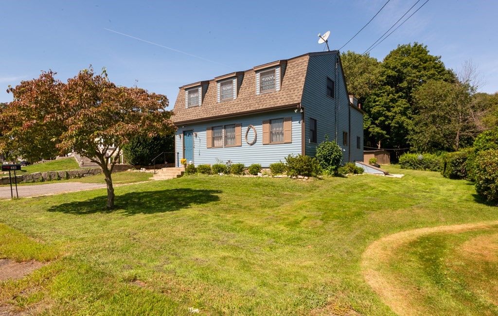 38 Reynard St, Gloucester, MA 01930