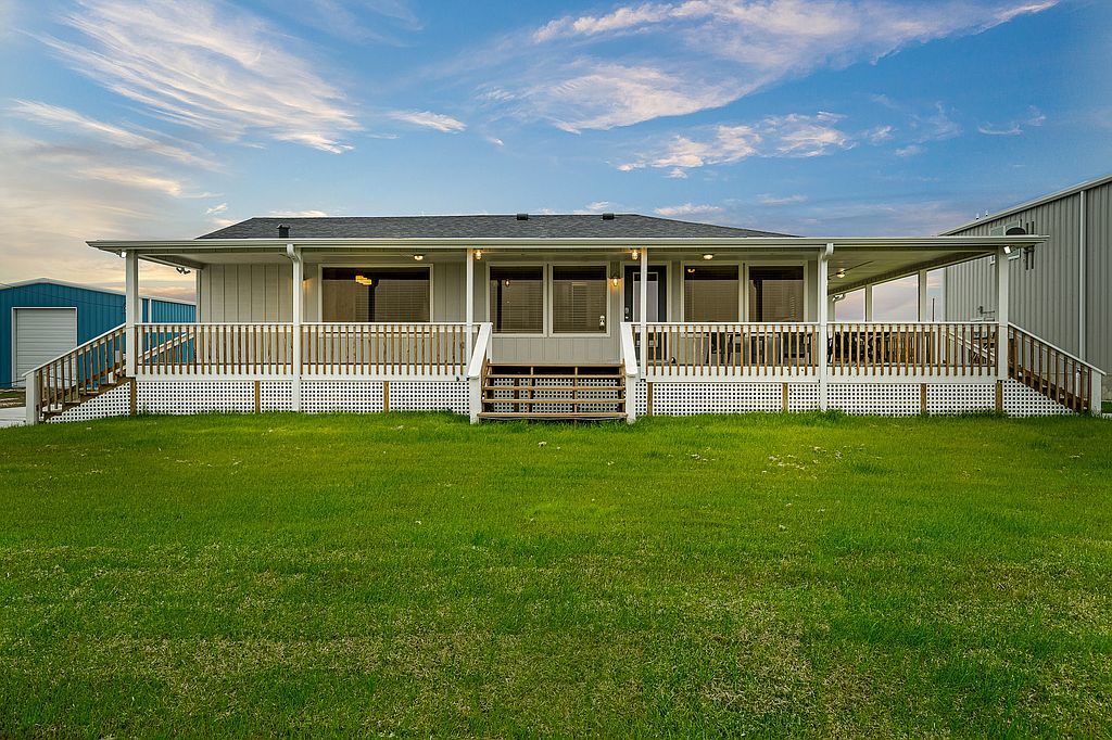 2004 S  Terry St, Rockport, TX 78382