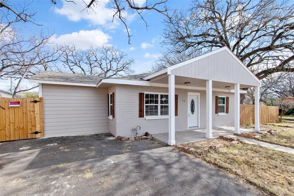 219 Broadmoor Ave, Arlington, TX 76010