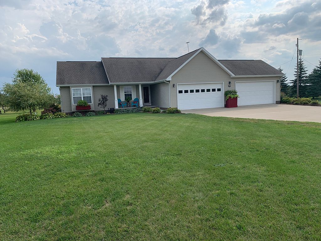 8015 W Hyde Rd, Saint Johns, MI 48879
