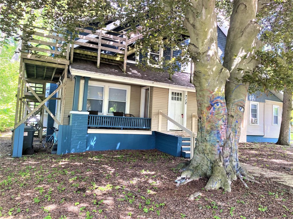 712 W Illinois St, Urbana, IL 61801