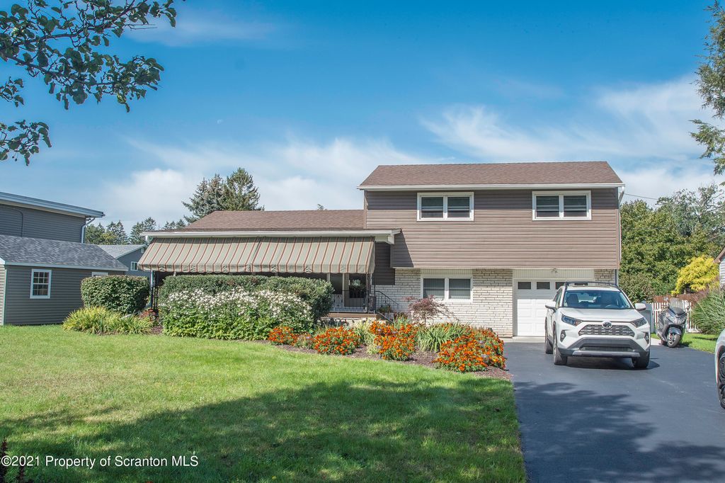 223 Lake Scranton Rd, Scranton, PA 18505