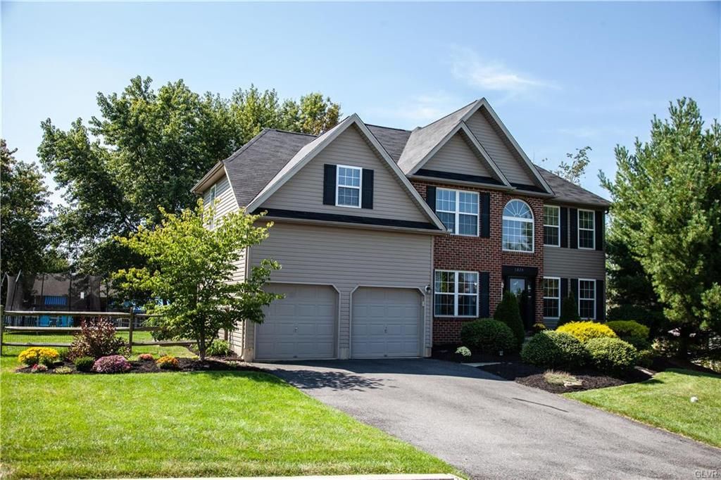 1428 Mohawk Ln, Forks Township, PA 4 Bed, 3 Bath SingleFamily Home