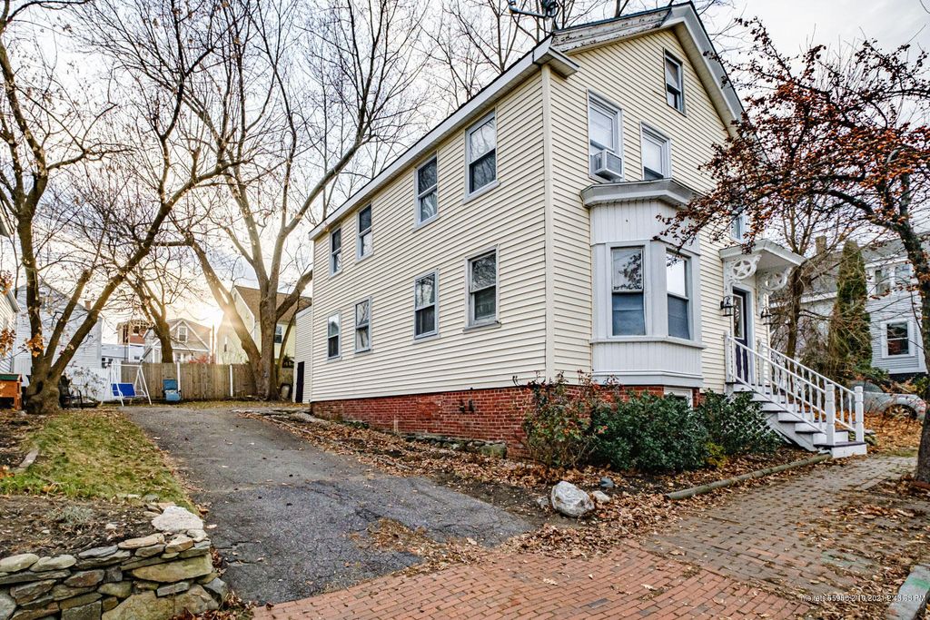 42 Tyng St, Portland, ME 04102