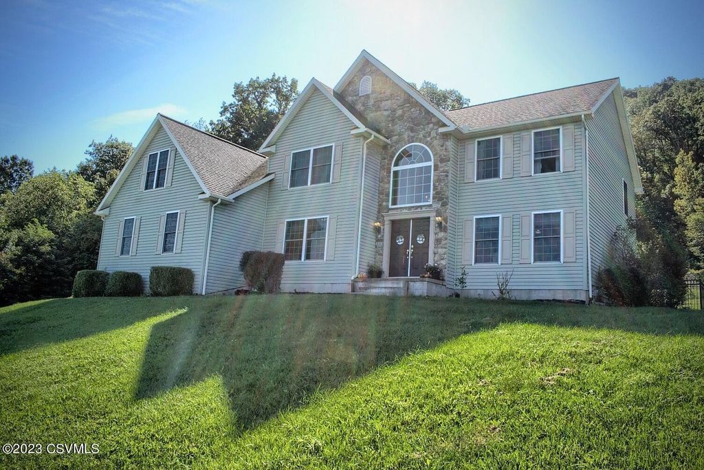 157 Rolling Hills Dr, Paxinos, PA 17860