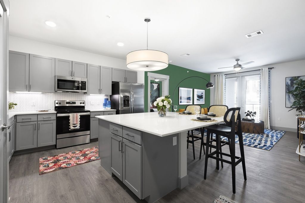 7870 W Us Highway 290, Austin, TX 78736