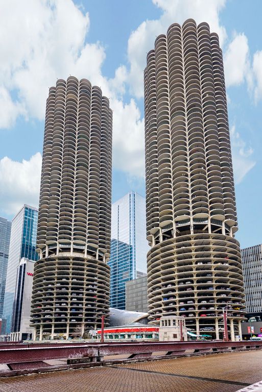 300 N State St #4601, Chicago, IL 60654