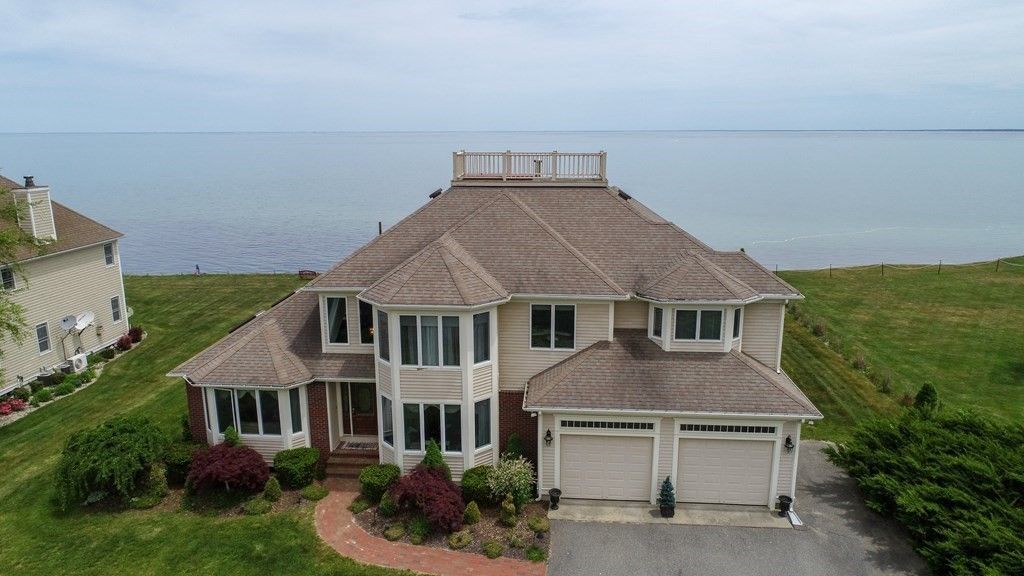 42 Oak Bluff Cir, Plymouth, MA 02360