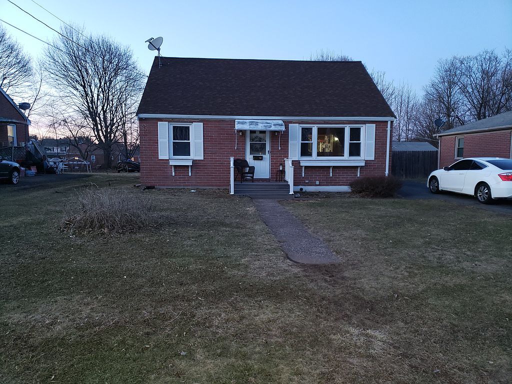 36 Cricket Dr, Meriden, CT 06450