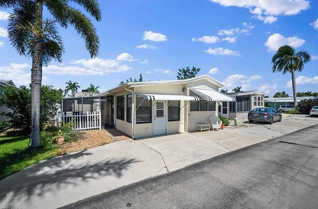 5528 Black Pug Dr, Fort Myers, FL 33908