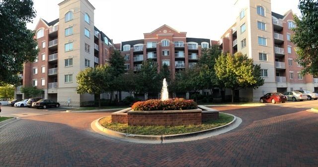 4833 N Olcott Ave #611, Harwood Heights, IL 60706