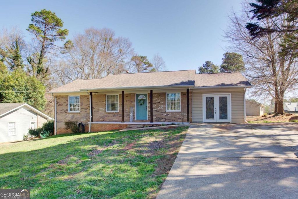 160 Chanticleer Rd, Commerce, GA 30529