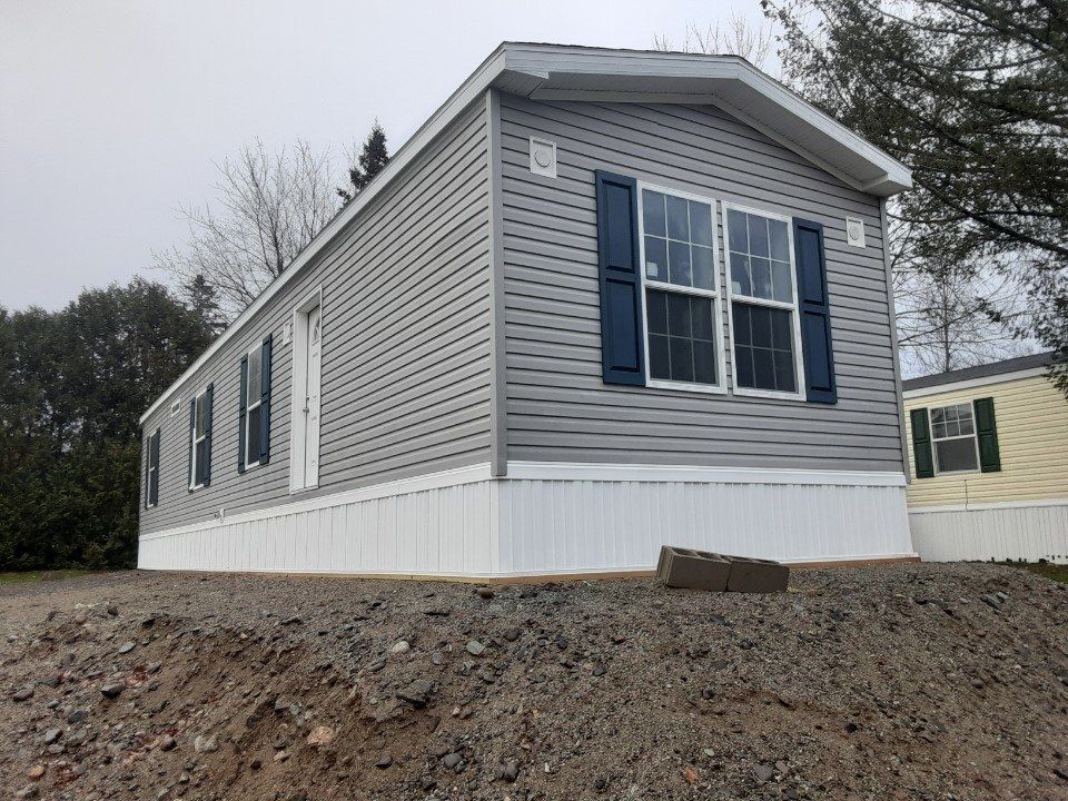 4 Shadow Ln   #151, Holden, ME 04429