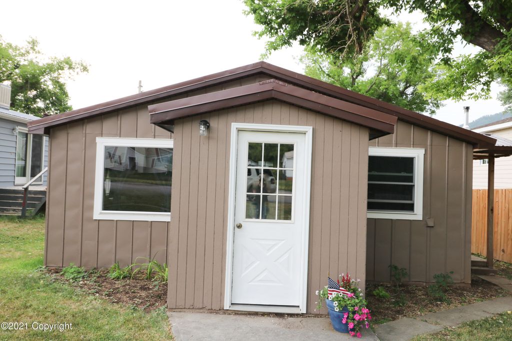 616 E Main St, Sundance, WY 82729 Trulia