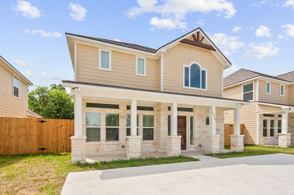 1412 Holleman Dr, College Station, TX 77840