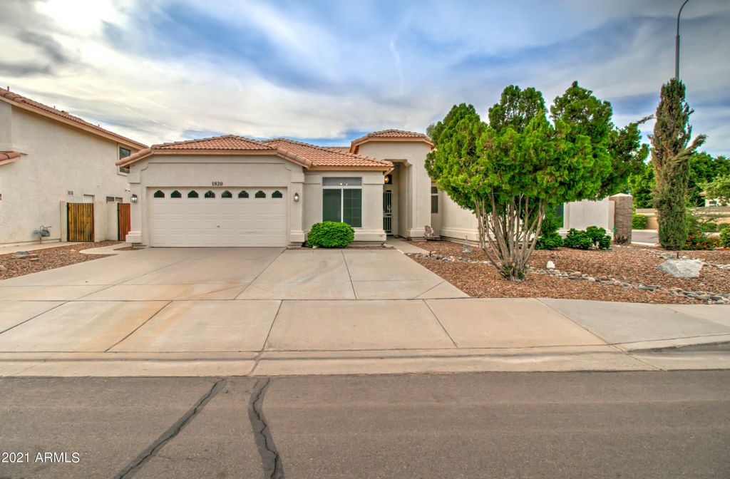 1820 S Villas Ln, Chandler, AZ 85286