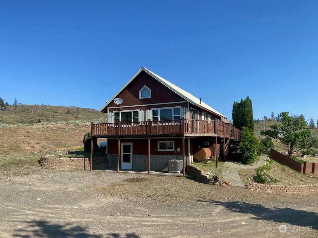 33 Eighme Road, Oroville, WA 98844