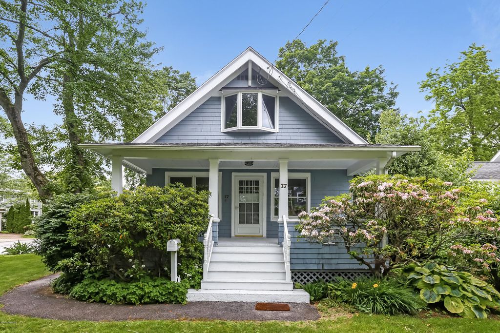 17 Roosevelt Ave, Old Greenwich, CT 06870