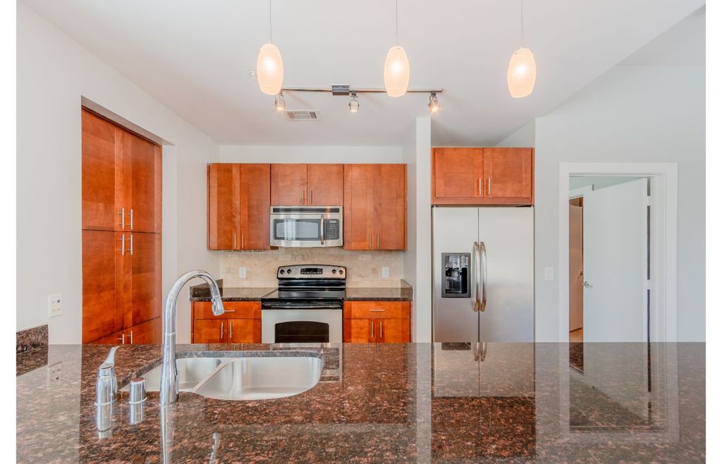 4533 Cedar Springs Rd, Dallas, TX 75219