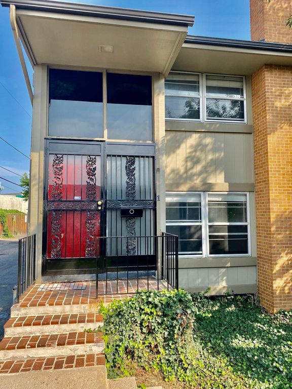 3548 S Hillcrest Dr #1, Denver, CO 80237