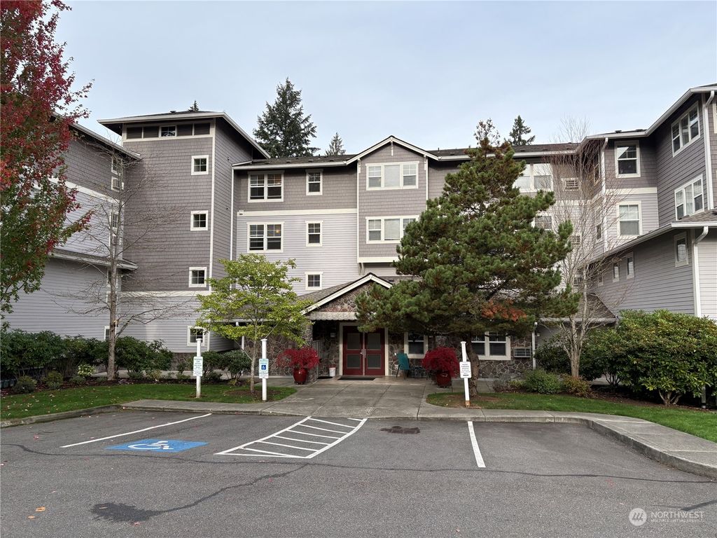 4535 Providence Point Place SE #301, Issaquah, WA 98029 - See Est. Value,  Schools \u0026 More, image size:1024x768