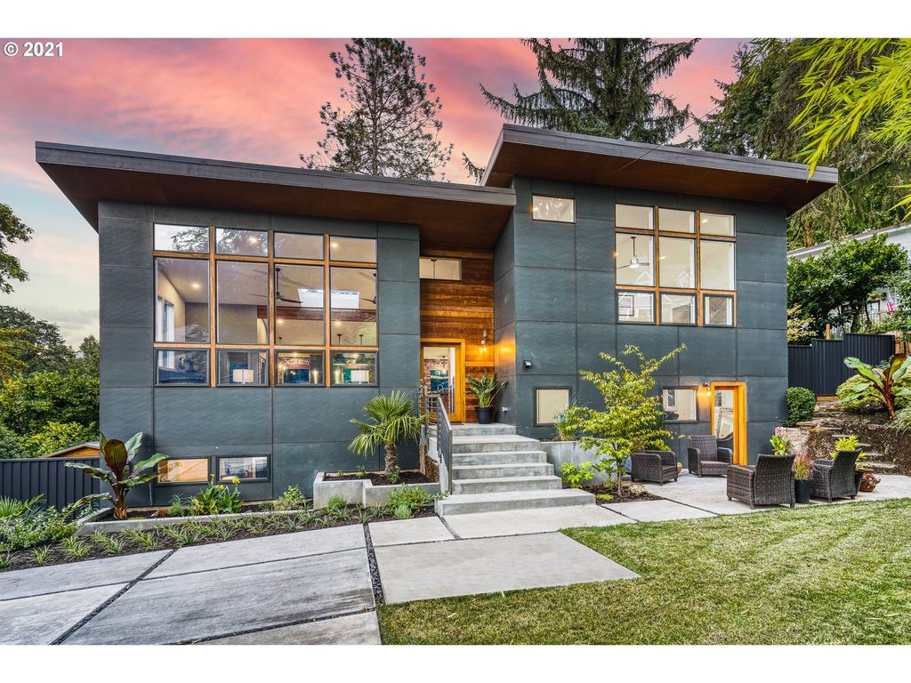 10630 S Collina Ave, Portland, OR 97219