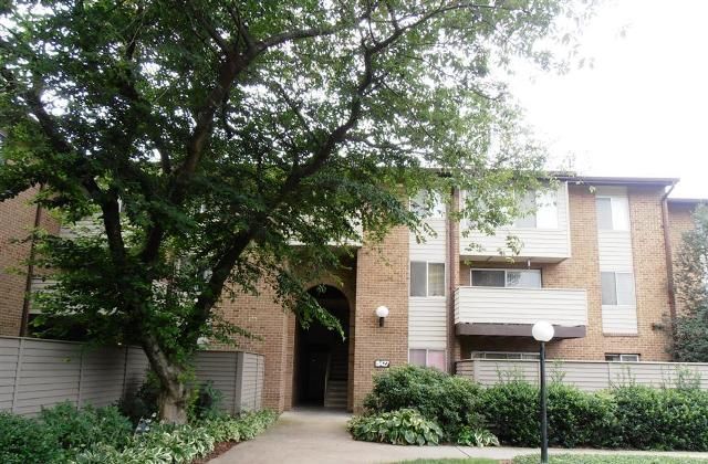 19427 Brassie Pl #201, Gaithersburg, MD 20886