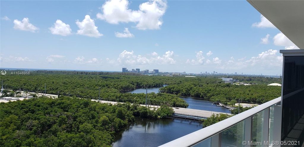 16385 Biscayne Blvd #1620, North Miami Beach, FL 33160