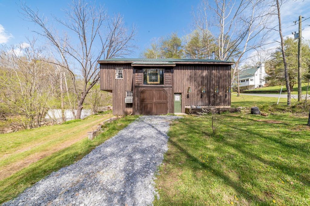 1686 Mitchell Mill Rd, Gladys, VA 24554