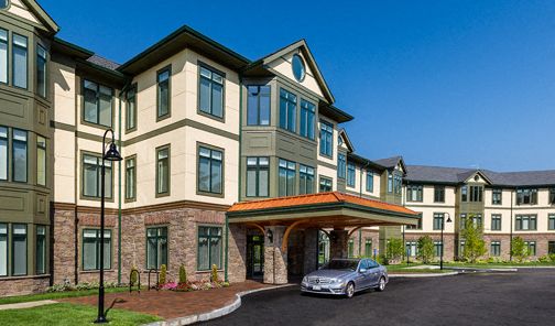 200 Estate Dr, Chestnut Hill, MA 02467