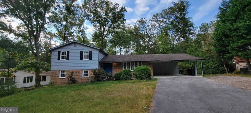 16006 Malcolm Dr, Laurel, MD 20707