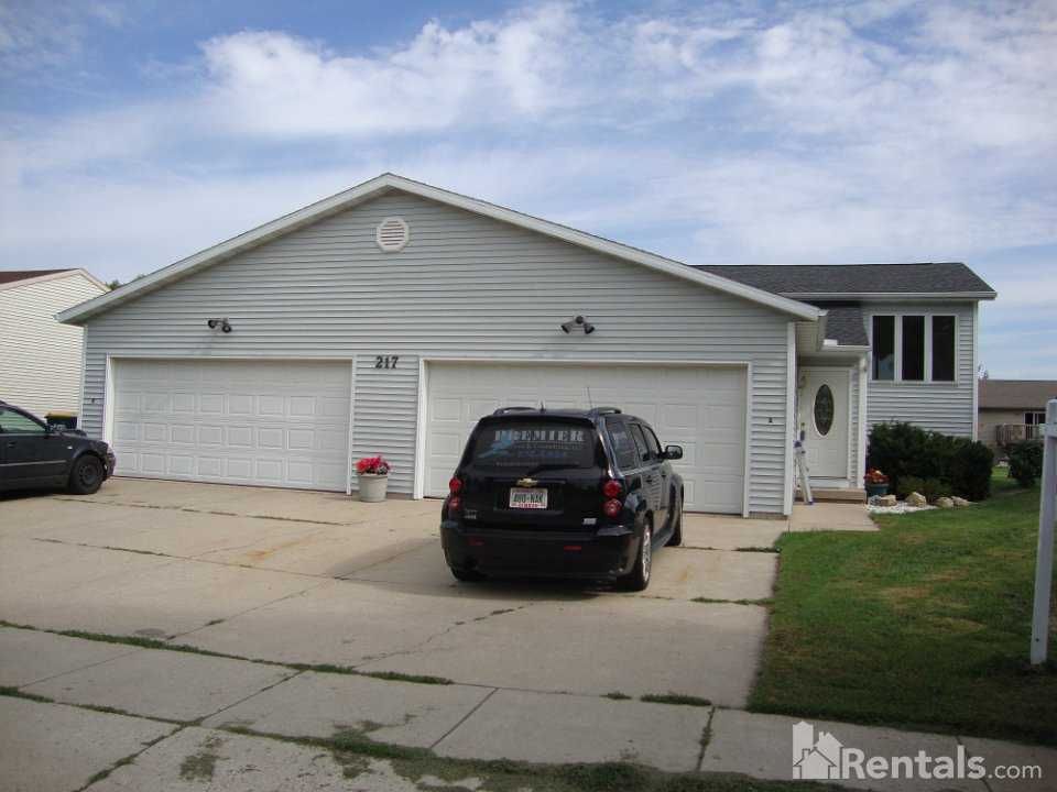 217 W Parkview St, Cottage Grove, WI 53527