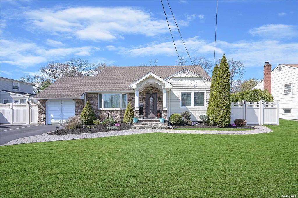 29 Karp Drive, Islip Terrace, NY 11752 See Estimated Value