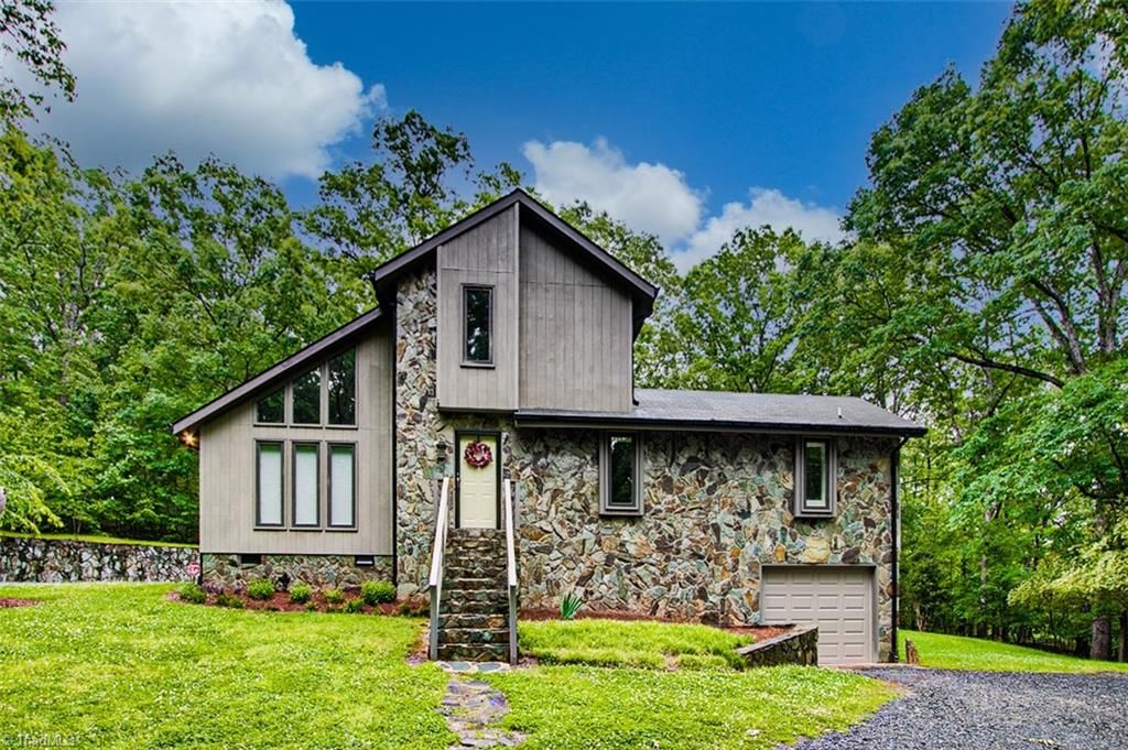 614 Back Creek Rd, Asheboro, NC 27205 3 Bed, 3 Bath 614 Back Creek Rd, Asheboro, NC 27205 3 Bed, 3 Bath