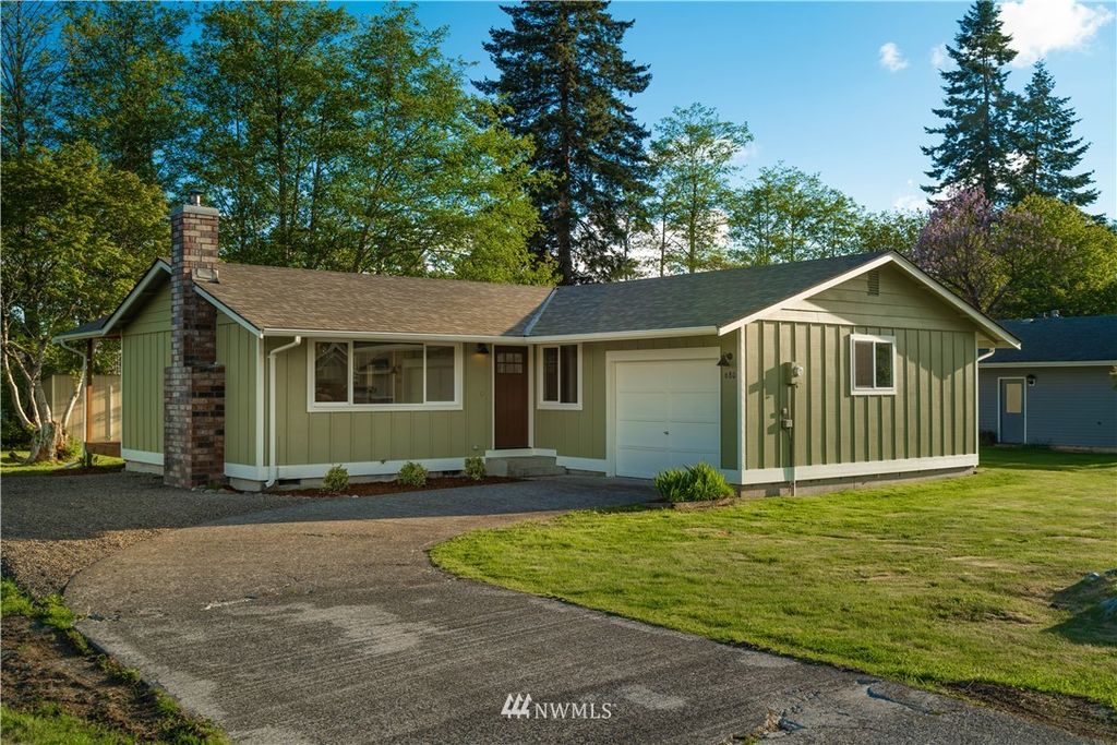 680 Collins St, Forks, WA 98331