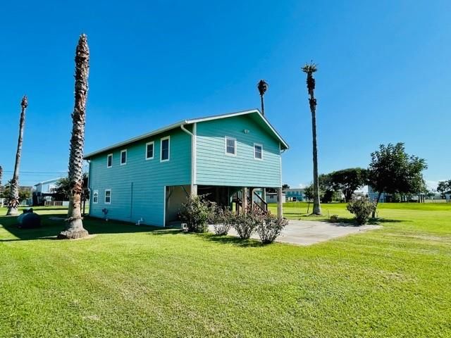 1386 Bayview Dr, Palacios, TX 77465