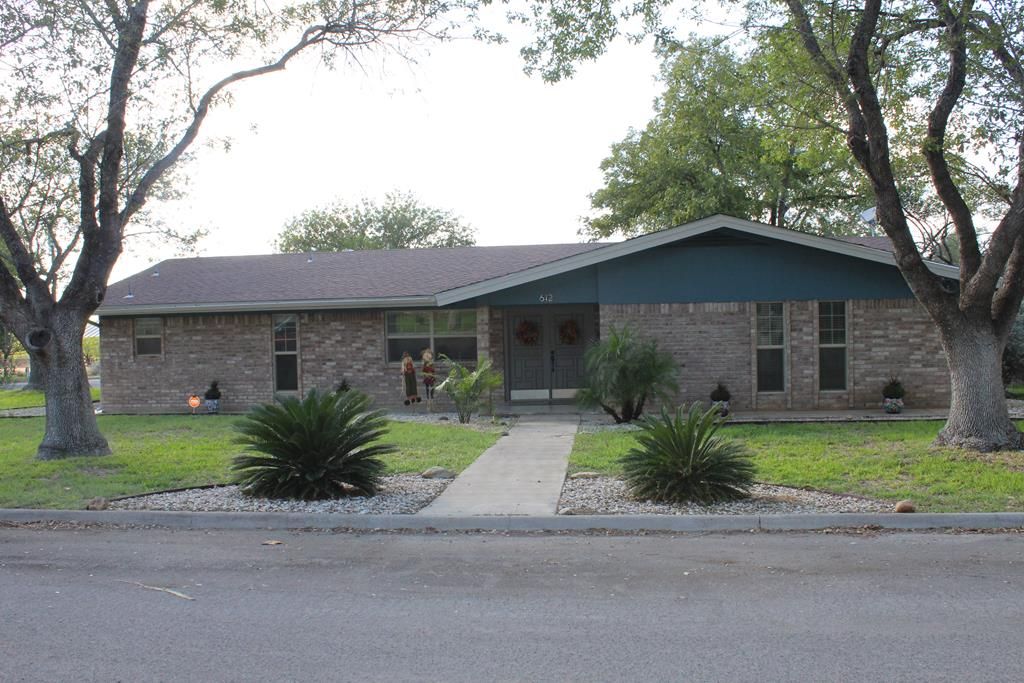 612 S 11th St, Carrizo Springs, TX 78834 Trulia