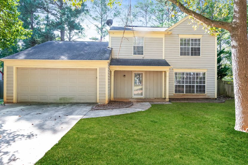 1341 Birdsong Ln, Hampton, GA 30228
