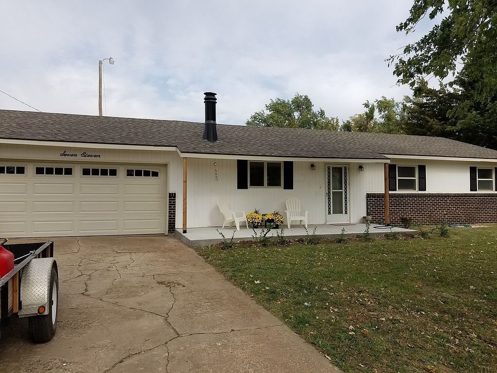 711 W Lincoln St, Lyons, KS 67554 Trulia