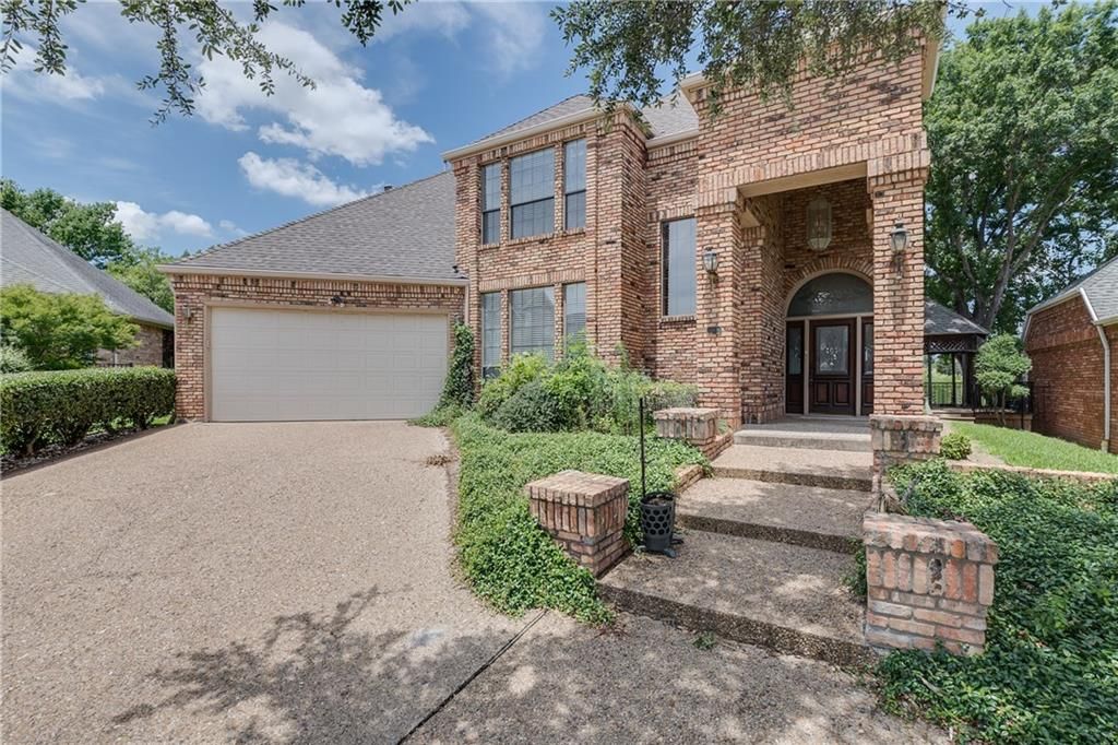 8 Winding Creek Trl, Garland, TX 75043