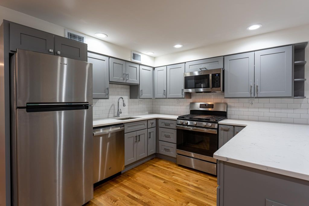 42 Saint Martin St, Boston, MA 02129
