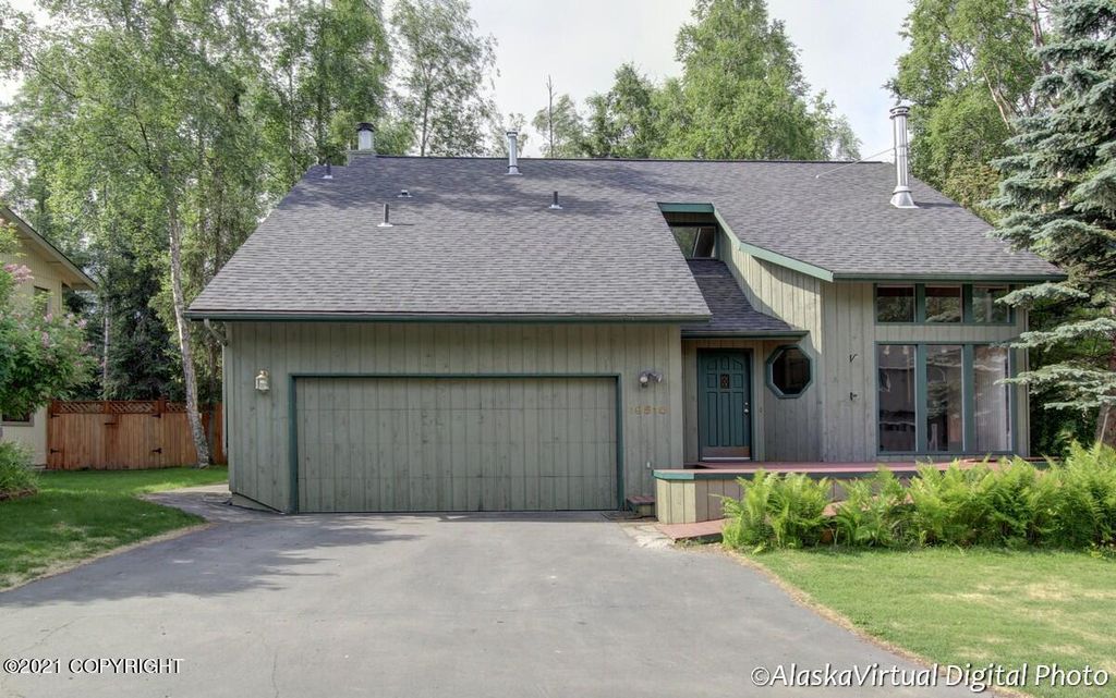 19510 Wingham Cir, Eagle River, AK 99577
