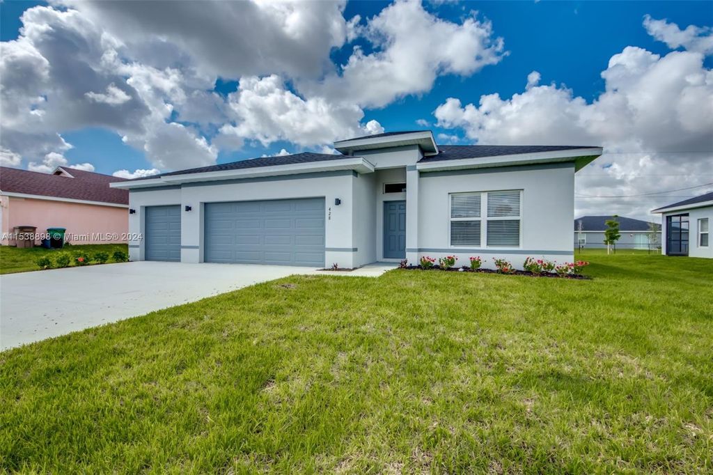 622 NW 3rd Pl, Cape Coral, FL 33993