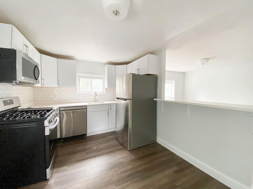 46 Bolton St #6, Waltham, MA 02453