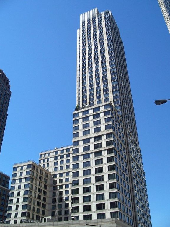 220 Riverside Boulevard